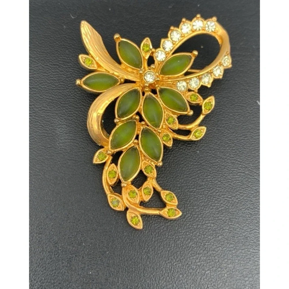 Vintage Gold Tone And Frosted Green Rhinestone Brooch‎